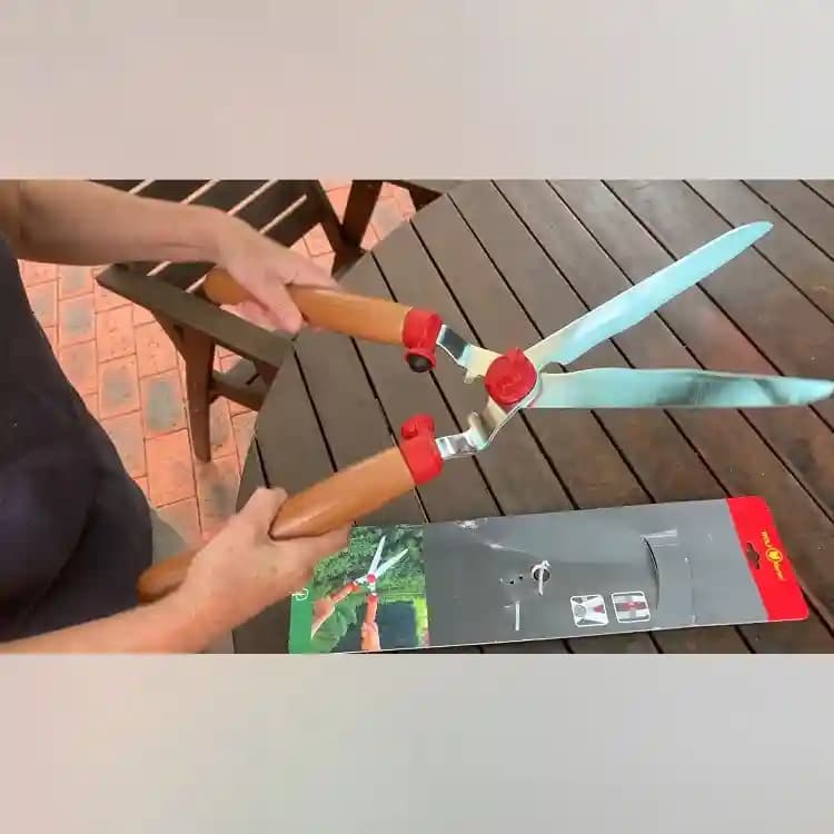 Wolf Garten Hedge Shears Wooden Handle (HS-W), Use For Hedge Trimming, Hedge Shaping, Precision Pruning - Image 4